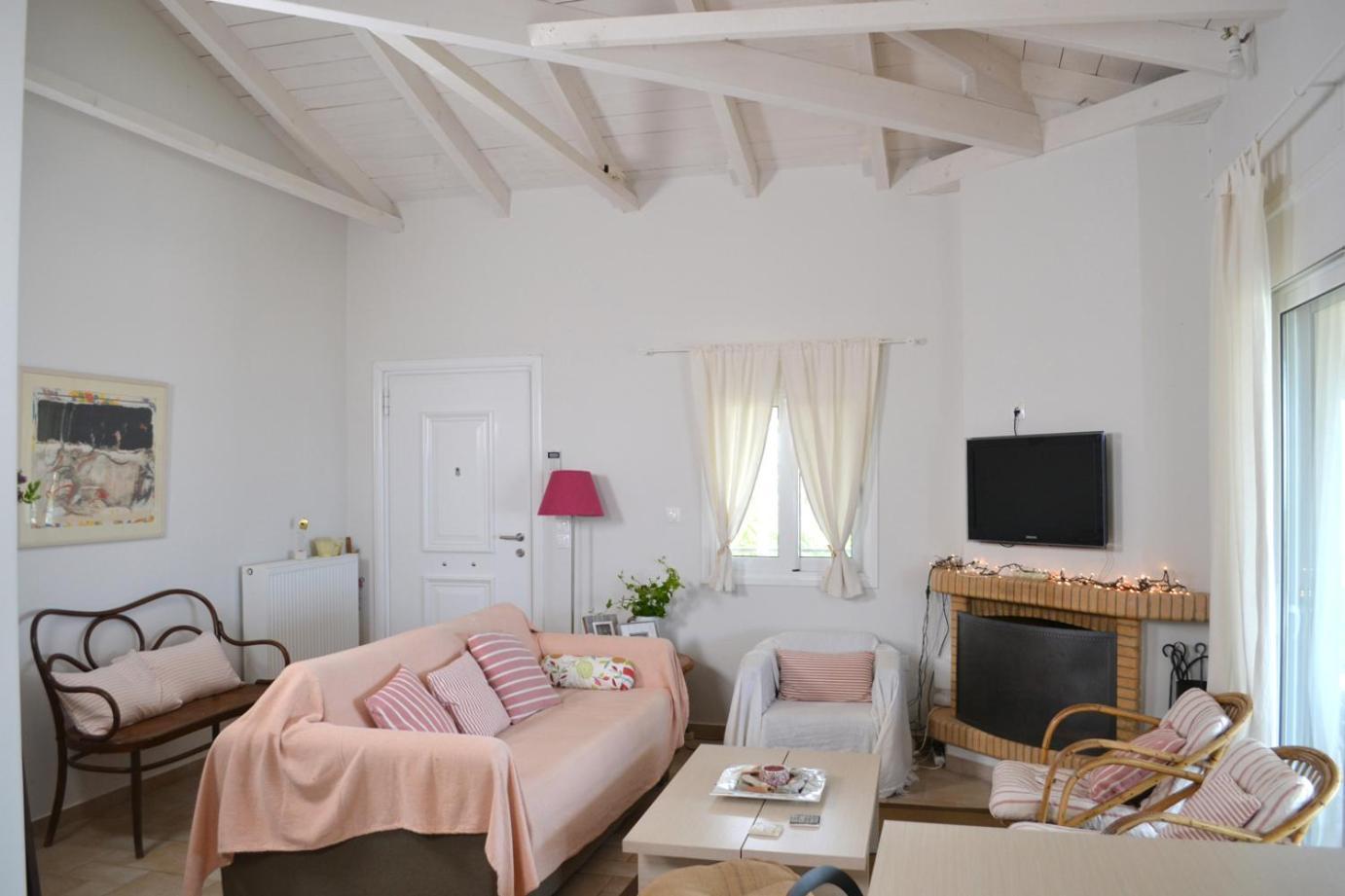 Corinthian Sun - Vacation Home Екстериор снимка