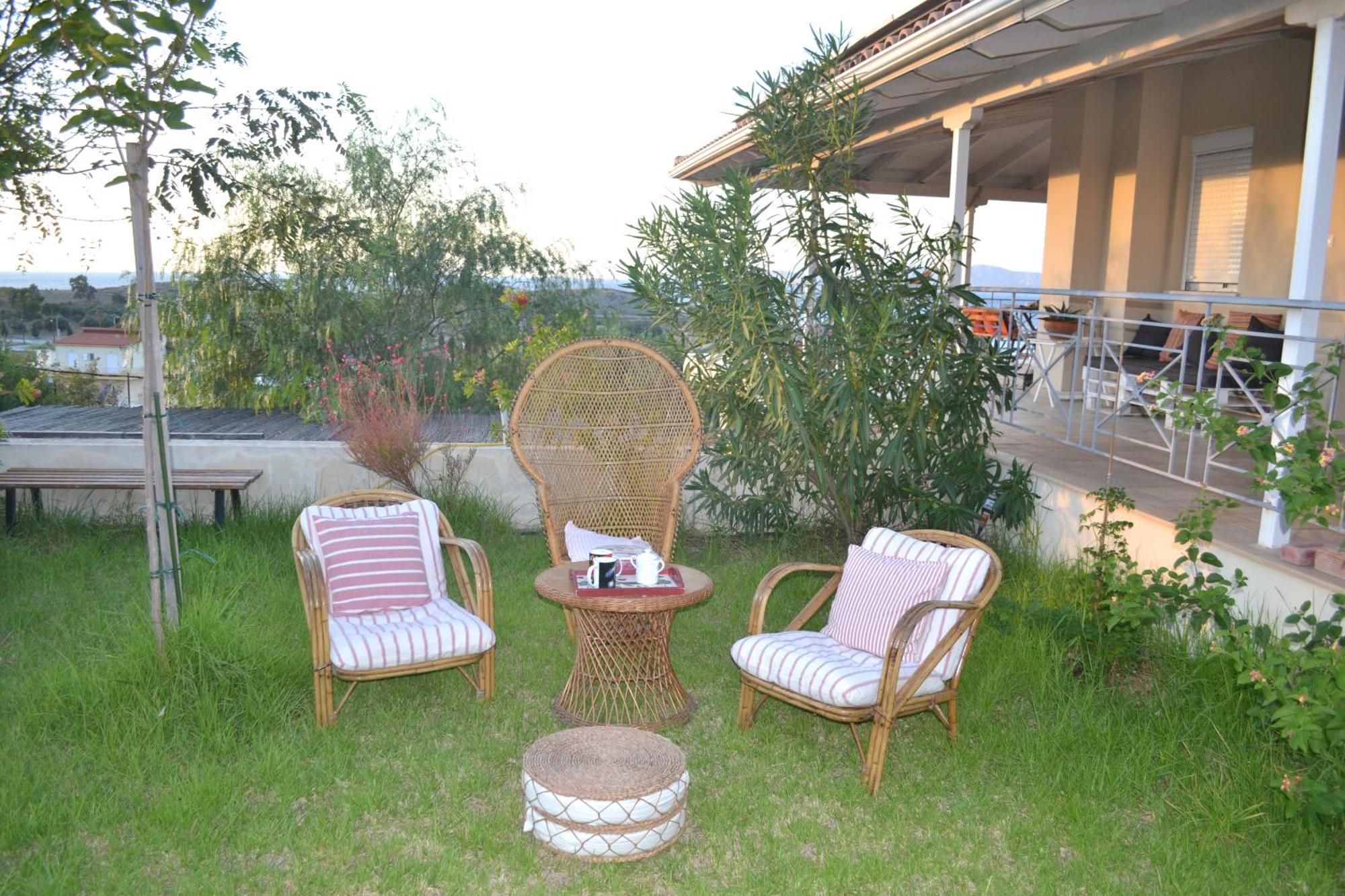 Corinthian Sun - Vacation Home Екстериор снимка