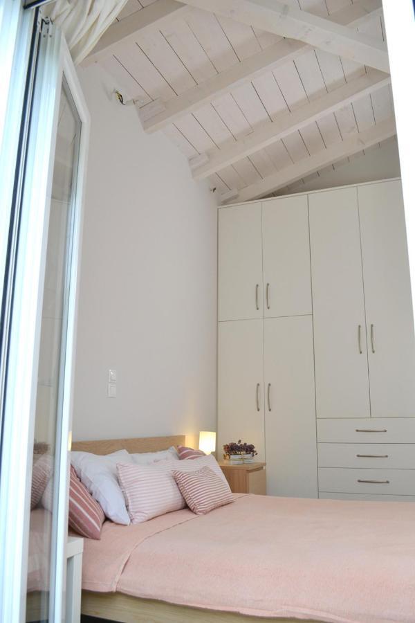 Corinthian Sun - Vacation Home Екстериор снимка
